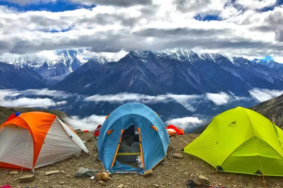 راهنمای خرید چادر اسنوهاک؛ چطور مدل مناسب را انتخاب کنیم؟